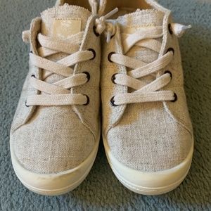 Roxy Bayshore slip ons